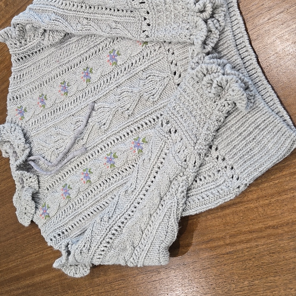 Zara Embroidered Floral Cottagecore Oversized Sweater Ruffle Sleeves Medium - Picture 2 of 15